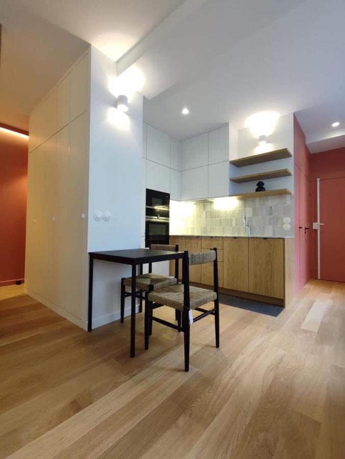 Suite Confortable Sur Le Canal Saint-Martin / Republique Париж Экстерьер фото